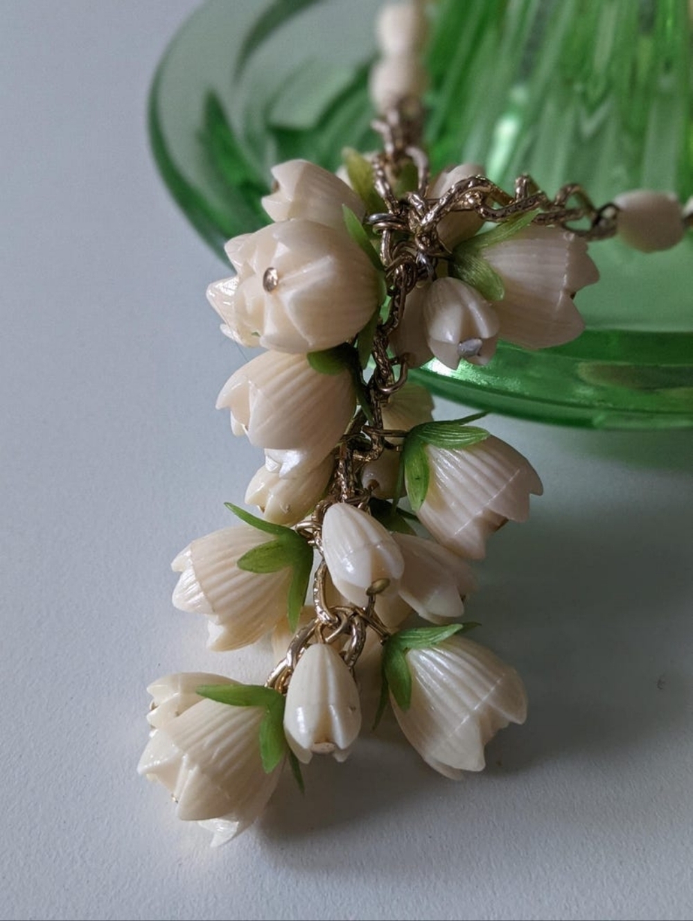 Vintage 1960s Cream + Green Celluloid Floral Cluster Drop Necklace - Picture 5 of 5